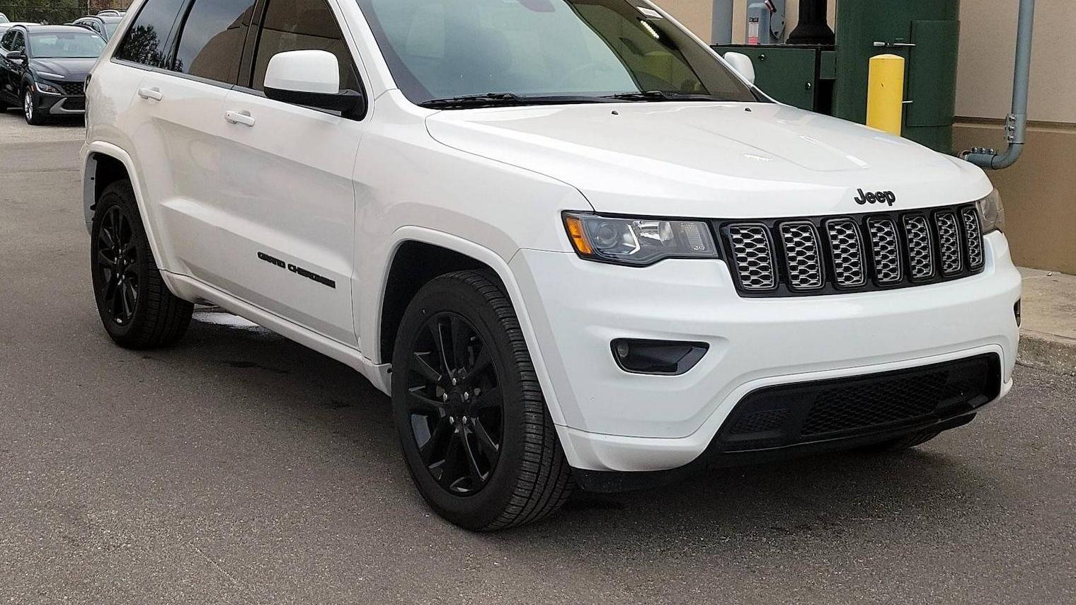 JEEP GRAND CHEROKEE 2019 1C4RJEAGXKC597799 image